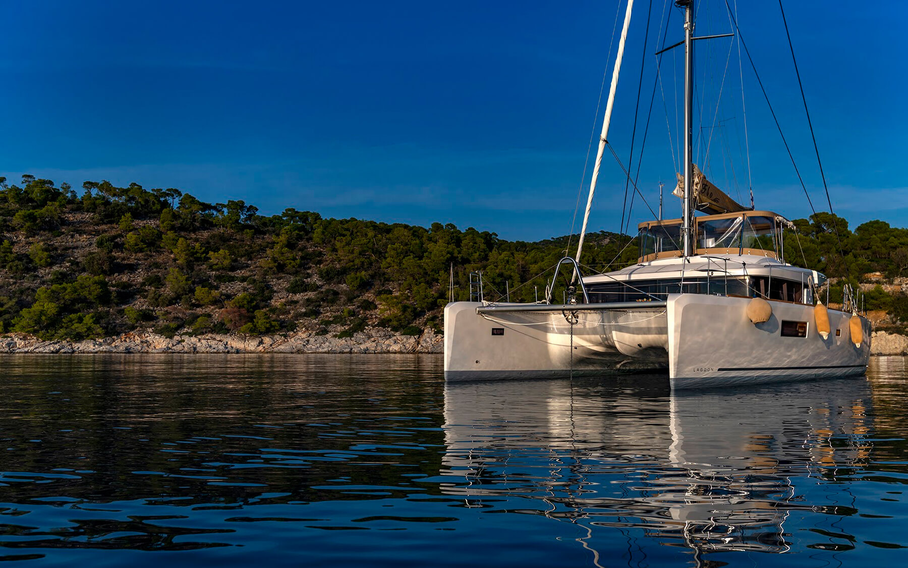 Athenian Yachts-S/Cat Flo, Lagoon 52 F, 2018