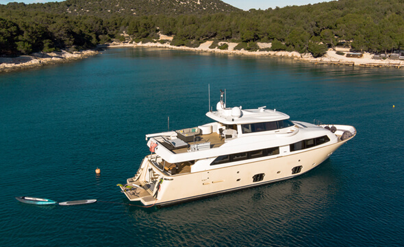 Athenian Yachts- M/Y Friend's Boat, Ferretti / Custom Line Navetta 26, 2008