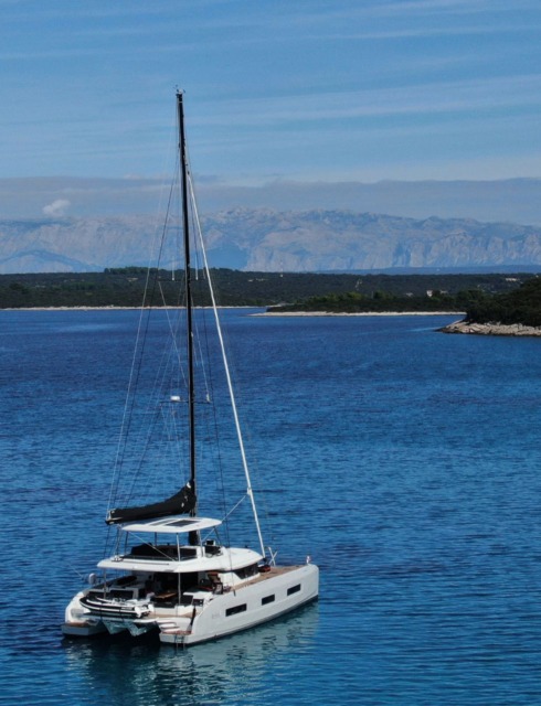 Athenian Yachts-S/Cat AGENDA 55, LAGOON 55