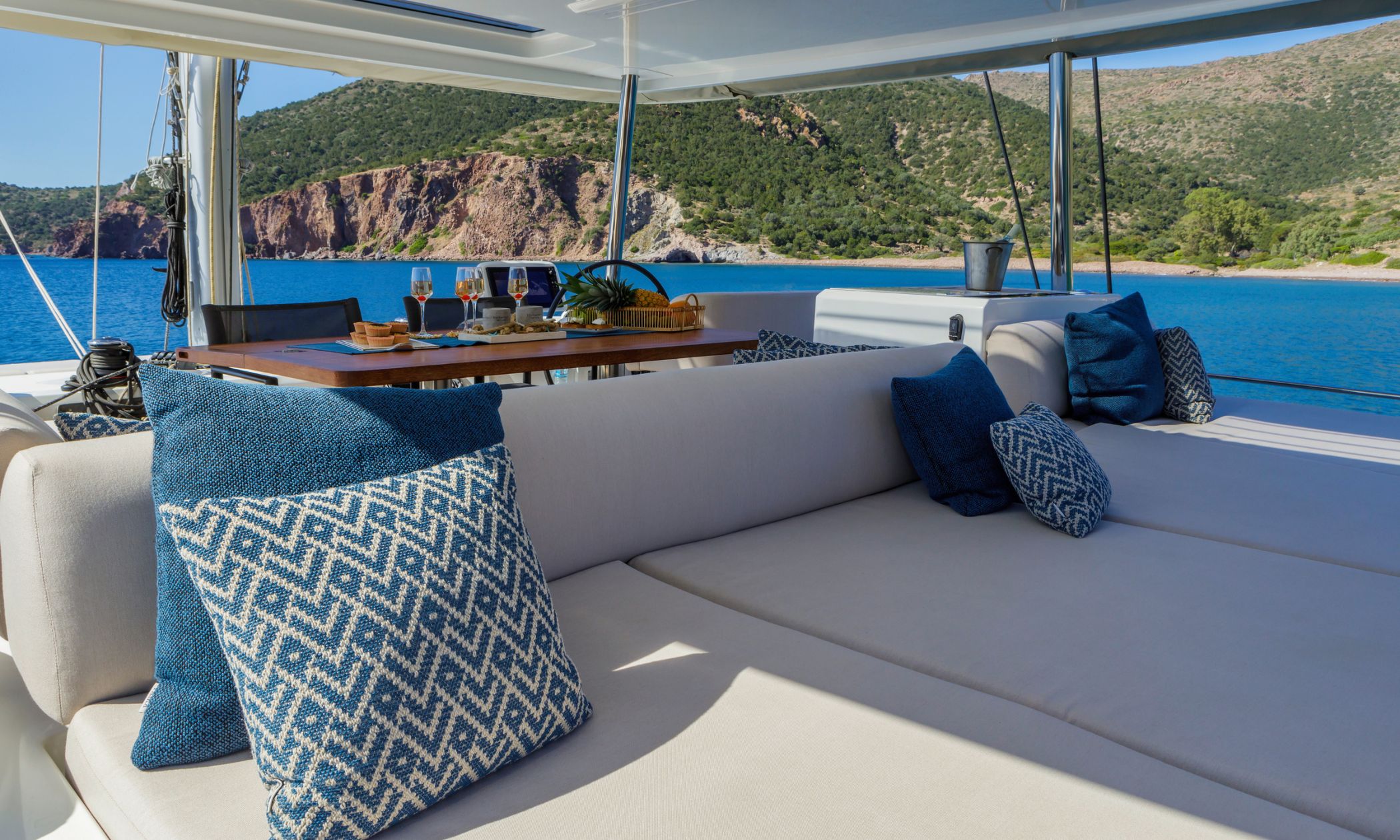 Athenian Yachts--S/Cat VALIUM 55, LAGOON 55