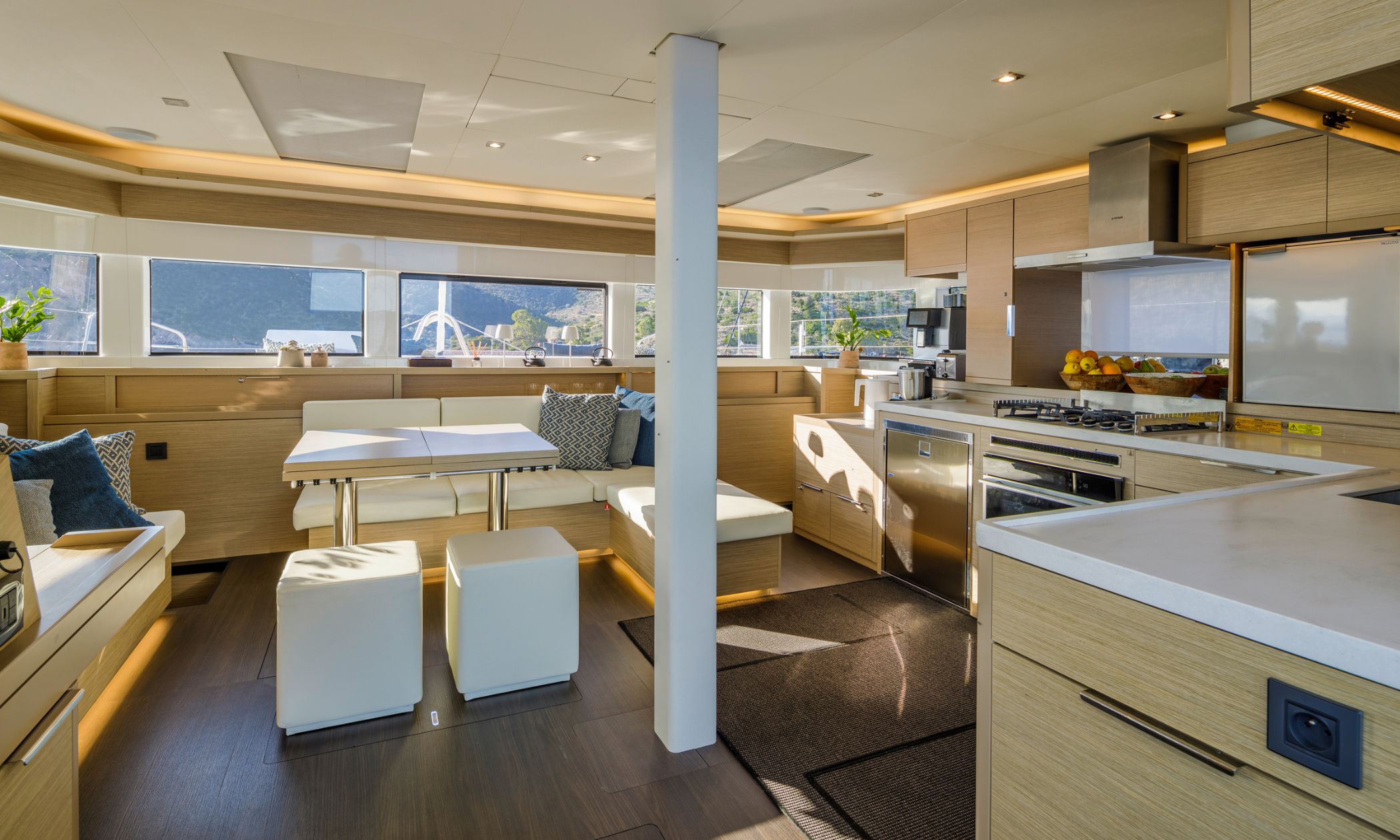 Athenian Yachts--S/Cat VALIUM 55, LAGOON 55