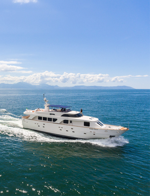 Athenian Yachts-M/Y Shangra, Custom line